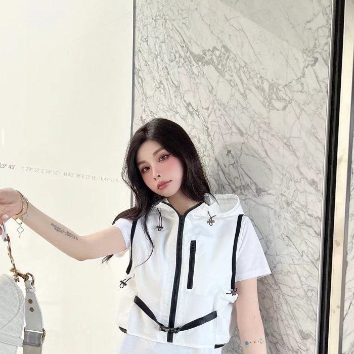 【熱賣精選】DIOR 春夏新款無袖連帽背心拉鏈外套帥氣別具一格腰帶收腰時髦顯瘦