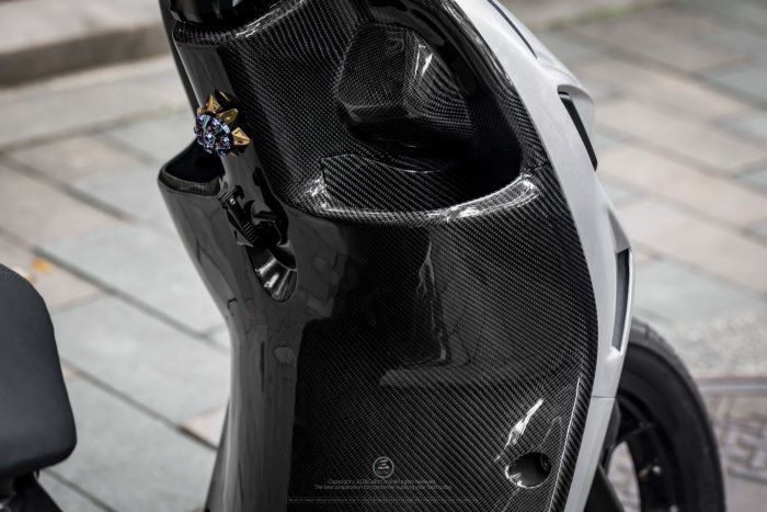 三重賣場 AI1 碳纖維 內裝 內護板 AI1車殼 卡夢內裝 AI1碳纖維內裝 卡夢車殼 AI1電動車卡夢前置物 碳纖維