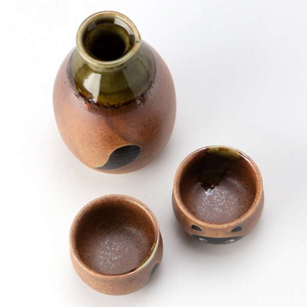 日本製彩堂窯狸貓清酒杯壺組陶瓷酒杯組陶瓷酒壺組酒器瀨戶燒徳利禮盒裝