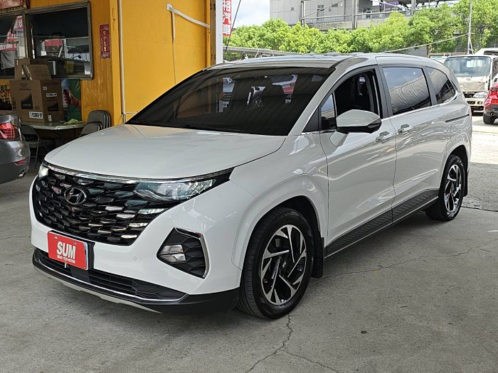 2023年 7人座休旅車 Hyundai CUSTIN 卡斯汀 旗艦款 原鈑件