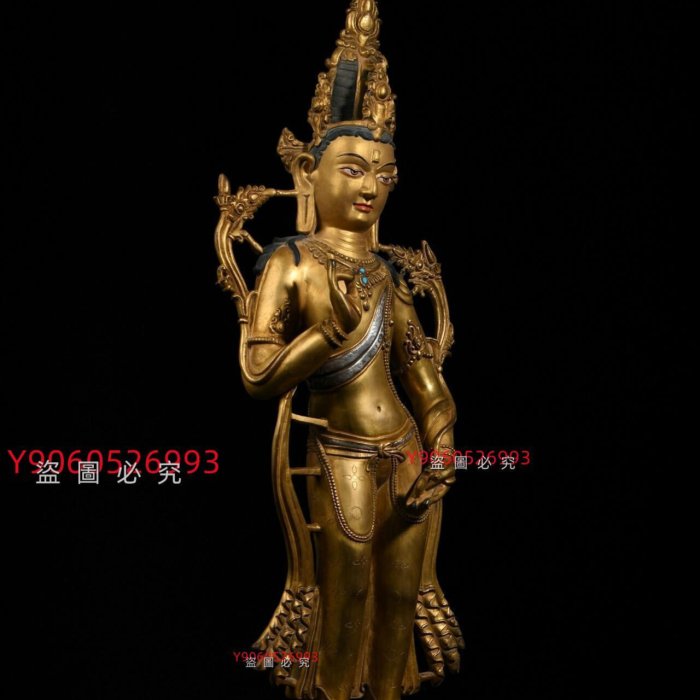 西藏早期風格銅鎏金佛像，高度67厘米，精美做工，細節處鑲嵌有寶石