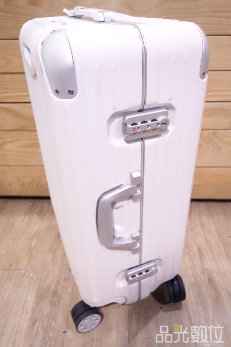 [中古良品] RIMOWA Hybrid Check-In L　ホワイト Hybrid Large Check-In L Suitcase | Gloss White | RIMOWA