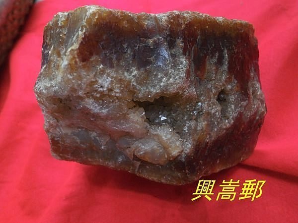 天然の原石 黃龍玉 興嵩郵}玻璃種天然有晶洞的黃龍玉原礦5.6公斤.硬度7.凍蠟可透光至石心