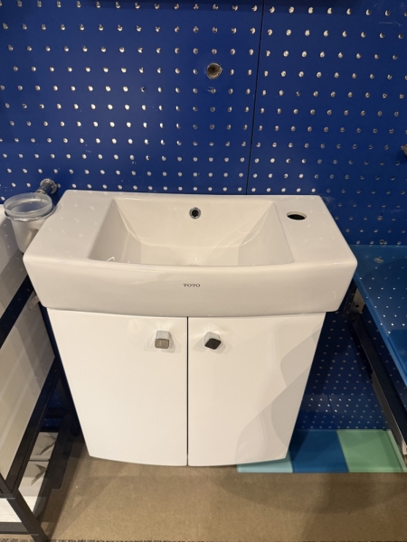 【麗室衛浴】小空間專用 日本TOTO LW 248原裝 單售瓷器 洗手台 product lightbox image 4