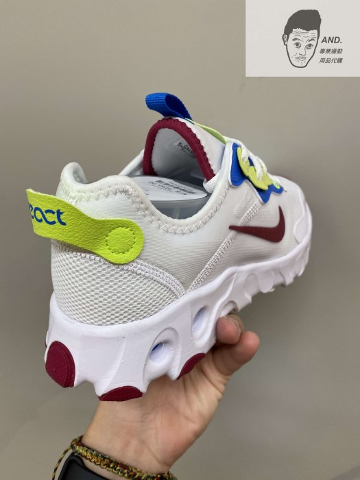 nike react art3mis on feet