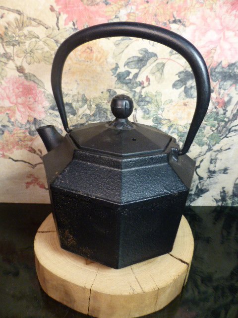 傳藝坊】八角形八卦形鑄鐵壺特價:1350元! (原價:5000元) 0.85L 850CC