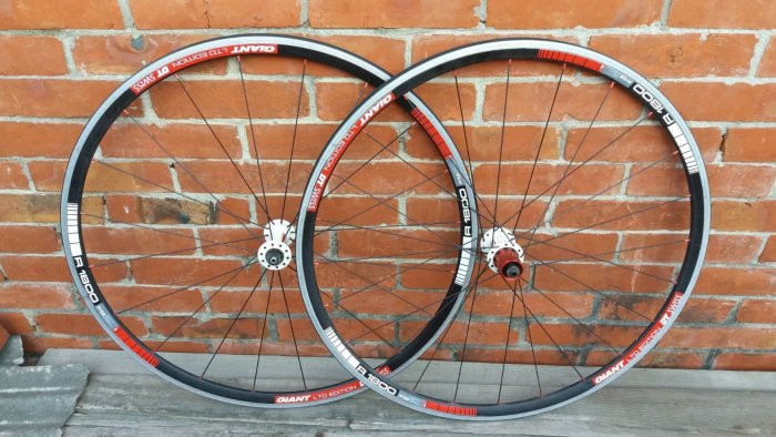 DTSWISS R1800 GIANTホイール(クリンチャー) 白 700c DTSWISS R1800 GIANTホイール(クリンチャー) 白 700c 2024超人気
