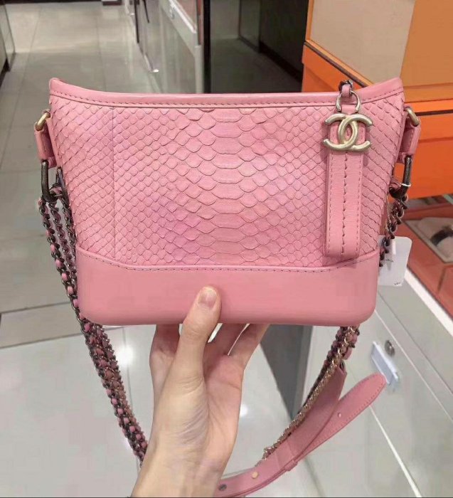 專櫃正品 CHANEL GABRIELLE 小號 流浪包 粉色 絕版蛇皮 金銀鍊（全新福利品！優惠出清換現金）