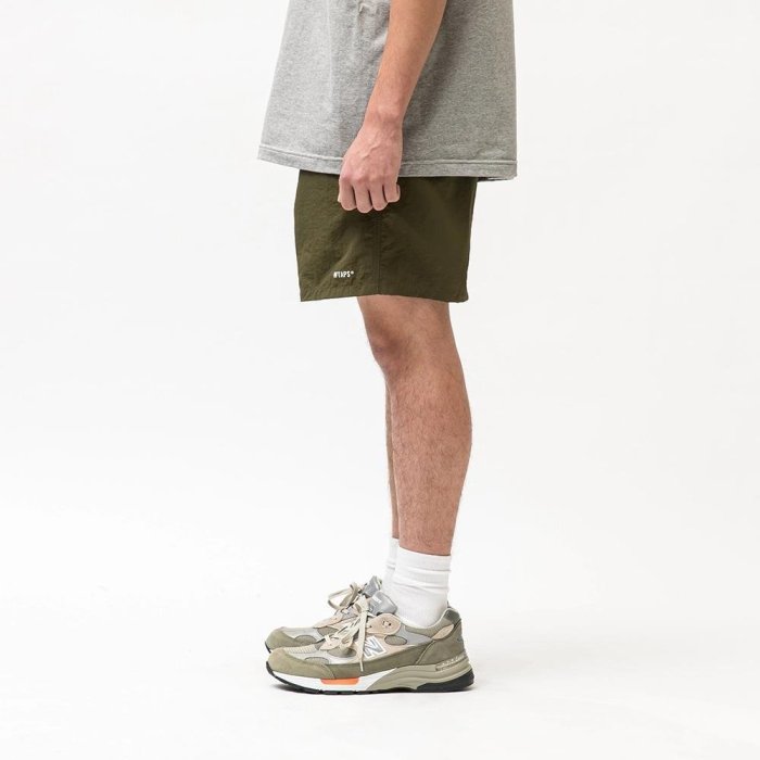 パンツ Wtaps ACADEMY / SHORTS / NYLON. TAFFETA 希望商店】WTAPS ACADEMY SHORTS NYLON. TAFFETA 22SS 尼龍沙灘