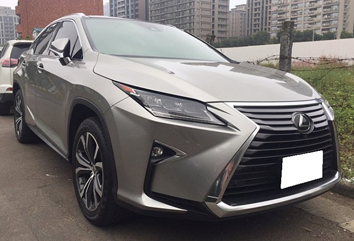 誠意出售 2017 RX200T 車況我把關你負責喜歡 己認證完成