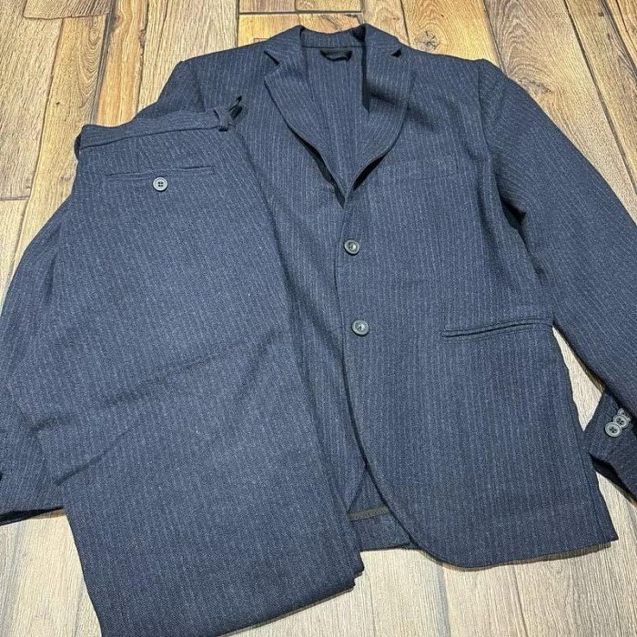 y全新 專櫃名品 Sisley 男款 義大利服飾 西裝外套 條紋 羊毛 西裝褲 獵裝 商務 腰身 藏青色 窄版