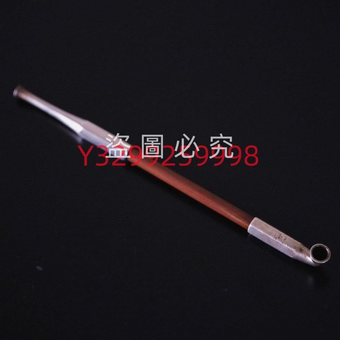 日本中古純銀六角煙管成色好。長20.6厘米。重38克。 敬請留意：古代