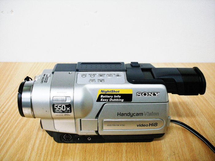 @【小劉二手家電】 SONY Video Hi8 / V8攝影機,CCD-TRV118型,可錄,放,充電~38