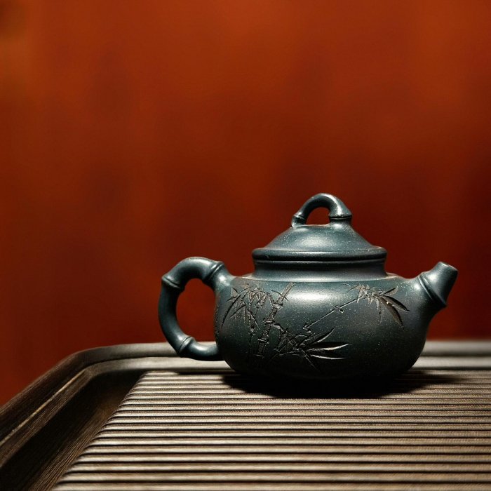 ※中国古美術/緑泥竹林笹竹紋茶壺/(底款:朱可心)【保存箱付】 摹朱可心款原礦民國綠泥碗竹壺篆刻“光而不耀靜水流深”竹枝淺雕150cc孤