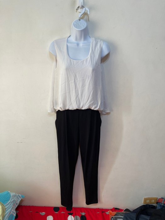 「 二手衣 」 MOMA 女版無袖連身褲 36號（黑白）64