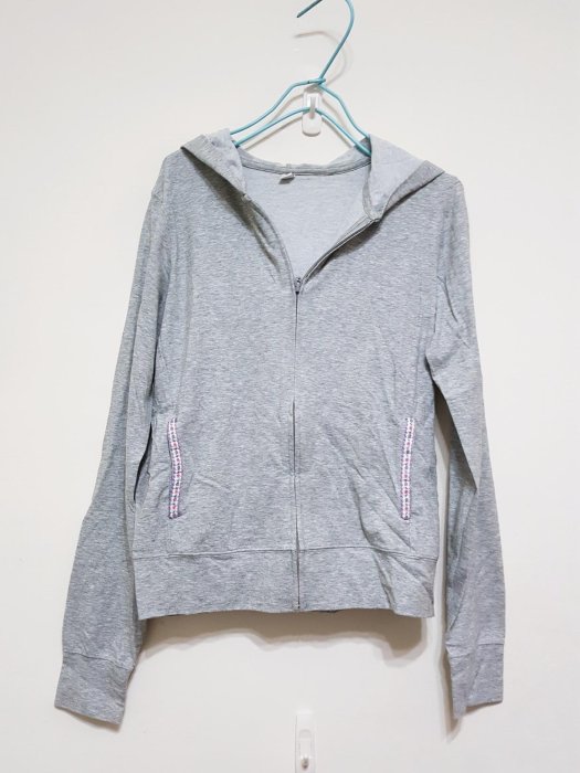 uniqlo民族刺繡薄連帽外套27