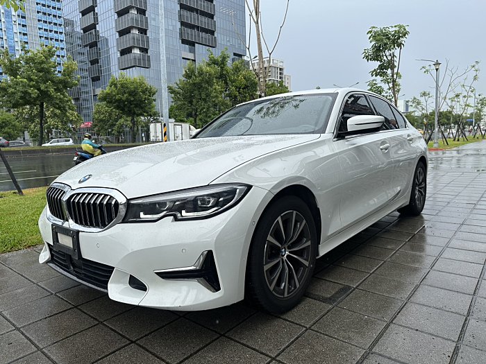 【台北上億】BMW 318i 2021白色
