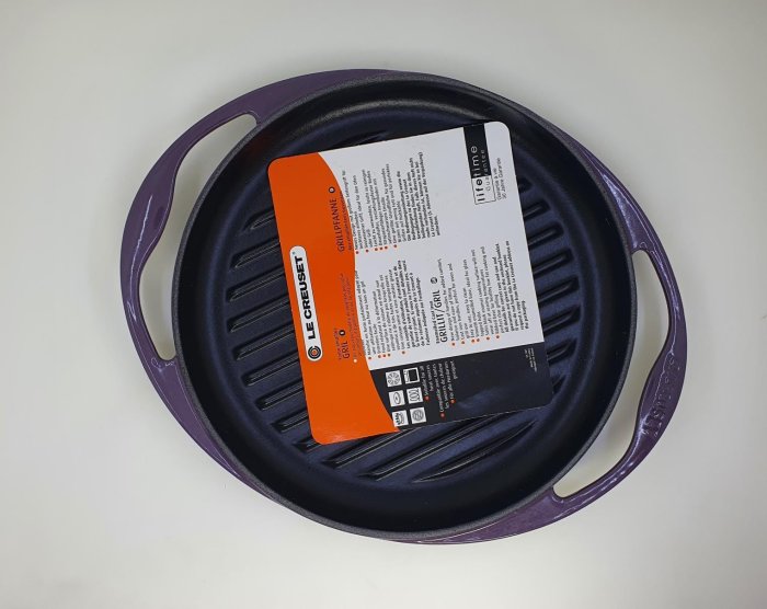 Le Creuset鑄鐵雙耳圓烤盤 25cm 葡萄紫 特價3280元