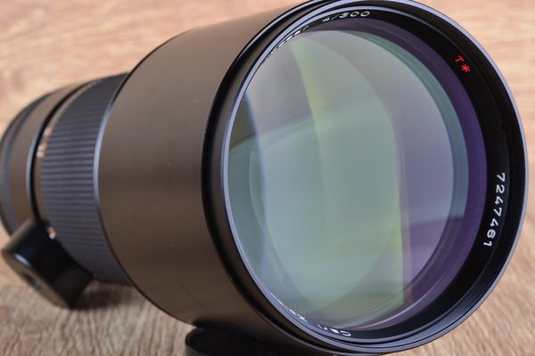 極美品 contax carl zeiss tele-tessar 4/300 Carl Zeiss Tele-Tessar T* 300mm F/4 [I] [AE] | LENS-DB.COM