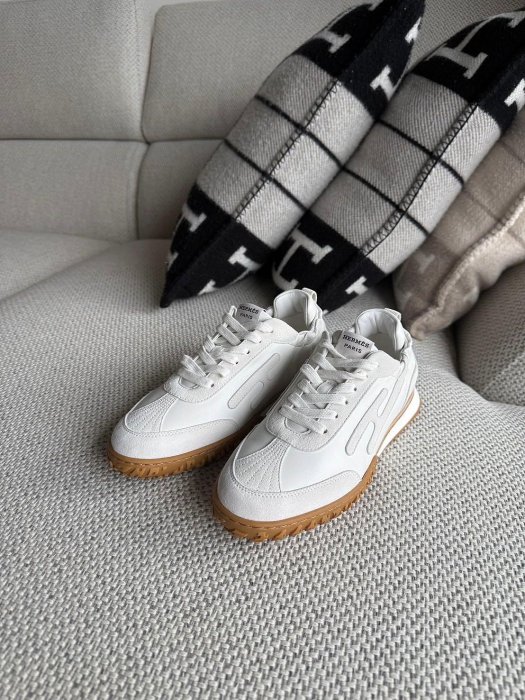 【大人気！】HERMES Jet ジェット スニーカー ベージュ Jet sneaker | Hermès USA