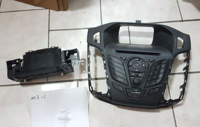 Focus MK3 6W 原廠音響 主機 螢幕 面板