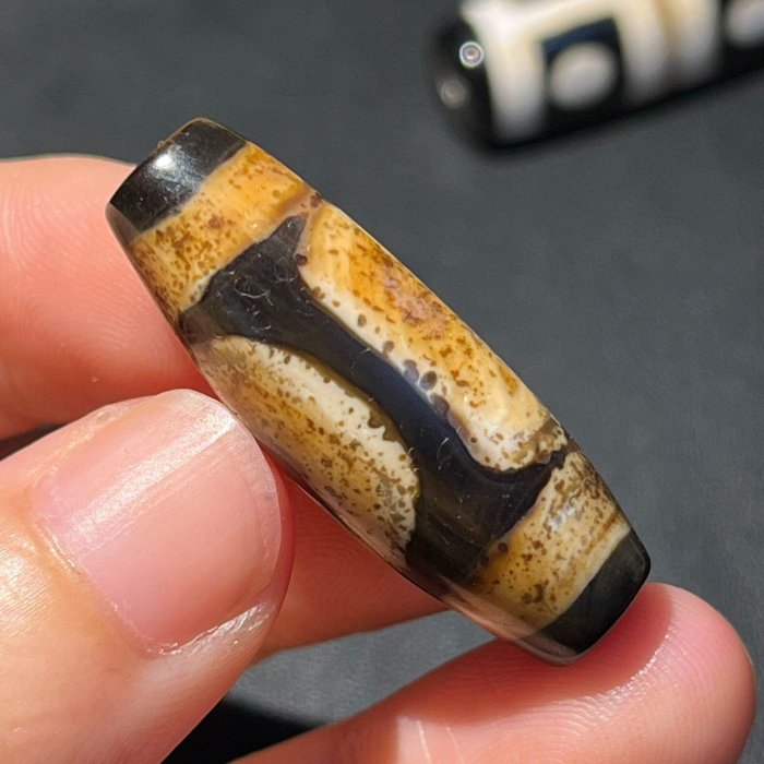 嚴選臺灣工藝朱砂天珠，品相完美，風化細膩，32.3x12x11.2mm 天地天珠