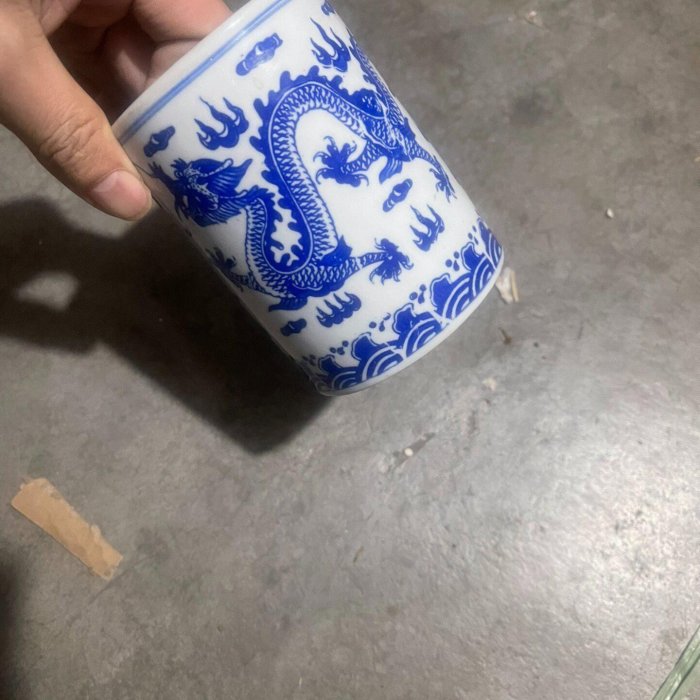 景德鎮雙龍戲珠青花筆筒，全品新貨嚴選推薦，適合收藏與擺置文房四寶