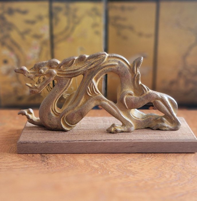 嚴選二代須賀松園作品銅製龍文鎮工藝珍品金工藝術大師之作日本金工藝術