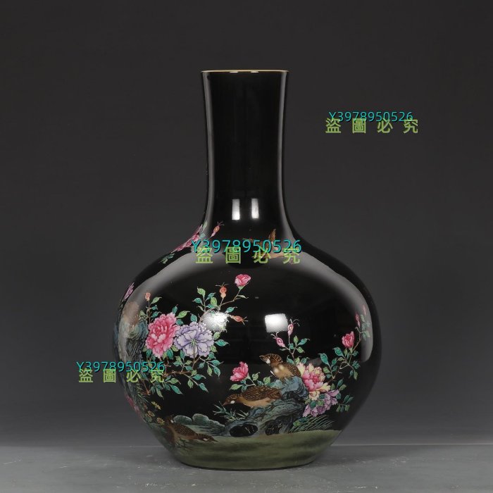 清雍正墨地粉彩花鳥紋天球瓶規格：高34.5公分口徑7.5公分肚徑23公分