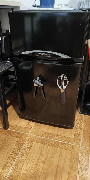 適合套房單身 SANLUX 台灣三洋 87公升一級能效雙門小冰箱(SR-C90B1)