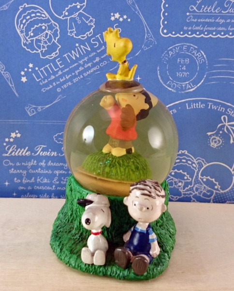 【震撼精品百貨】史奴比Peanuts Snoopy ~擺飾 水晶球 露西