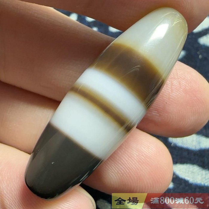 纏絲瑪瑙天珠顏色非常高級溫暖隨和尺寸39.8×13mm 編號z49【麒麟古玩