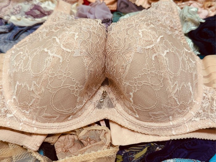 G75 34G 75G 曼黛瑪璉 Mode Marie 二手內衣 胸罩 大罩杯