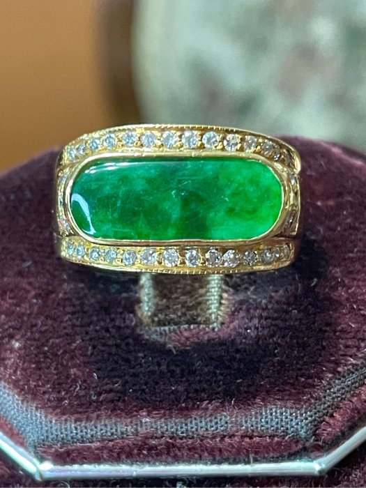 天寶流當品____18黃K金天然A貨翡翠鑽戒**'2