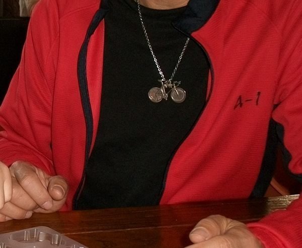 限量版的高級公路車款項鍊組(騎捷安特GIANT登山車自行車小折疊車)還有鑰匙圈都拉風