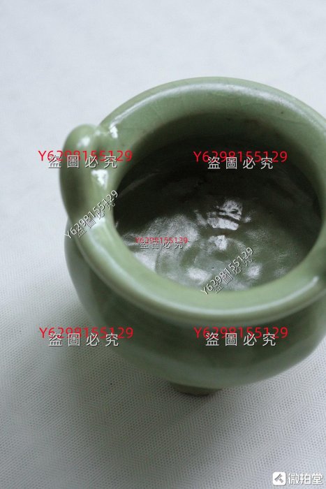 代龍泉窯梅子青釉三足鬲爐尺寸：8.8cm*8.2cm 器形敦厚可愛，器身線條