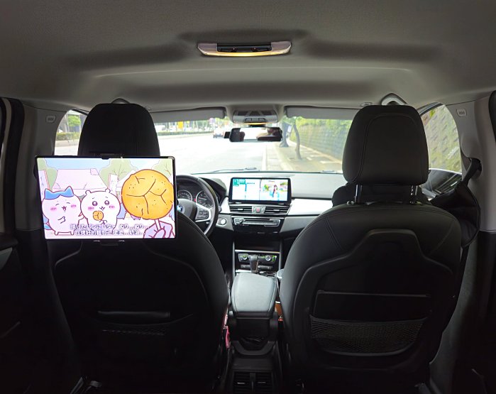 附15吋後座三星大螢幕平板 BMW F45 2AT 218i 白色