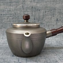 日本金工藝品茶道具~精美日本側把錫茶壺，日本大阪煙波浪華傳統手作錫