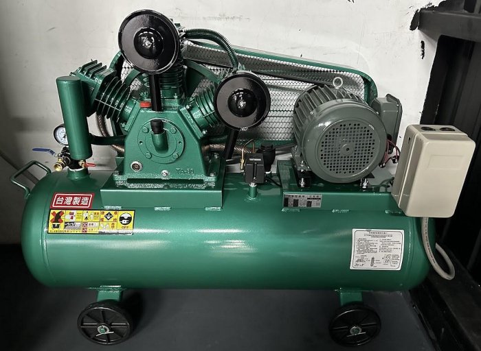 高壓空壓機。中古高壓空壓機。二手高壓空壓機。單相220V高壓空壓機。O96O595348 裴先生  Google ( 八里發電機 )12/14/16公斤壓力