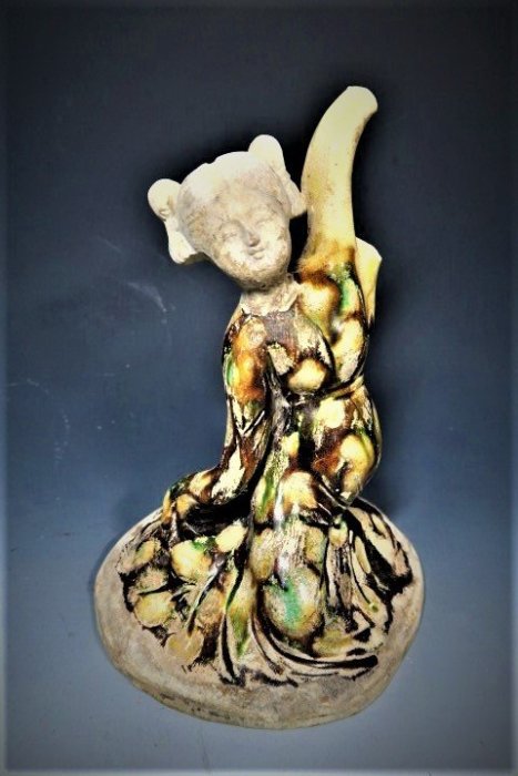 木易楊古董文物】博物館級.洛陽唐三彩胡藤舞樂俑.造型奇特.孤品