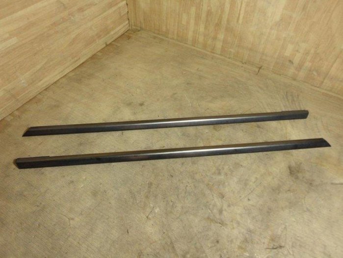 賓士 BENZ W211 wagon 5門 五門 左右 玻璃 飾條 後  二手品 (編號:F036)