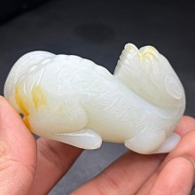 舊藏和田玉明清回頭瑞獸手玩件尺寸78×28×41mm 重128克1600 【玖先生