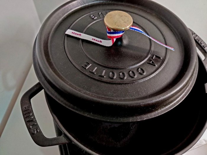法國Staub 雙人牌圓形黑琺瑯鑄鐵鍋燉煮鍋LA COCOTTE 霧黑24cm 3.8L 4QT
