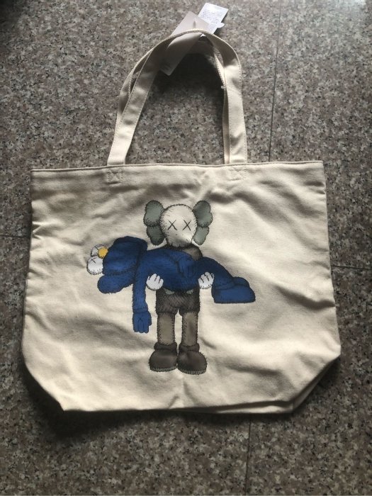 Kaws x Uniqlo聯名 人偶白色帆布提袋