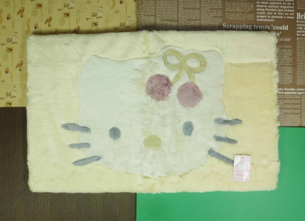 【震撼精品百貨】Hello Kitty 凱蒂貓~地墊~羊毛黃底大頭圖案