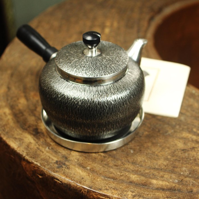 桑園の】美品!! 日本老字號本錫錫半厚胎409g 茶器組側把壺壺托未使用品