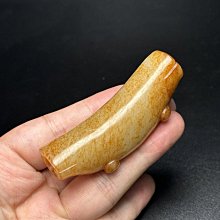 和田玉雕刻精美玉質溫潤細膩仿高古玉品類）器主體為玉豬龍，是新石器