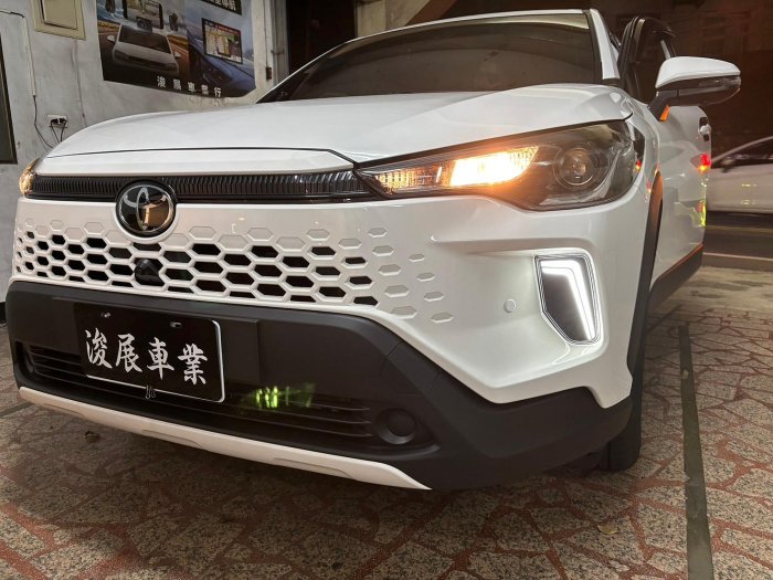 汽車配件高手  TOYOTA 豐田 COROLLA  CROSS 日行燈  三色