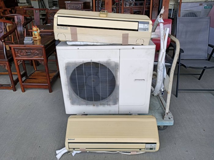 大台南冠均二手貨--國際 1對2分離式冷氣 1.25噸+1.25噸 5-6坪 冷氣機 *窗型冷氣/冰箱/洗衣機 F29