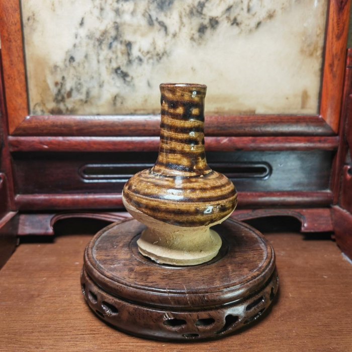 宋代吉州窯褐釉虎皮紋荸薺瓶瓷文玩推薦古董收藏家必入宋代吉州窯褐釉
